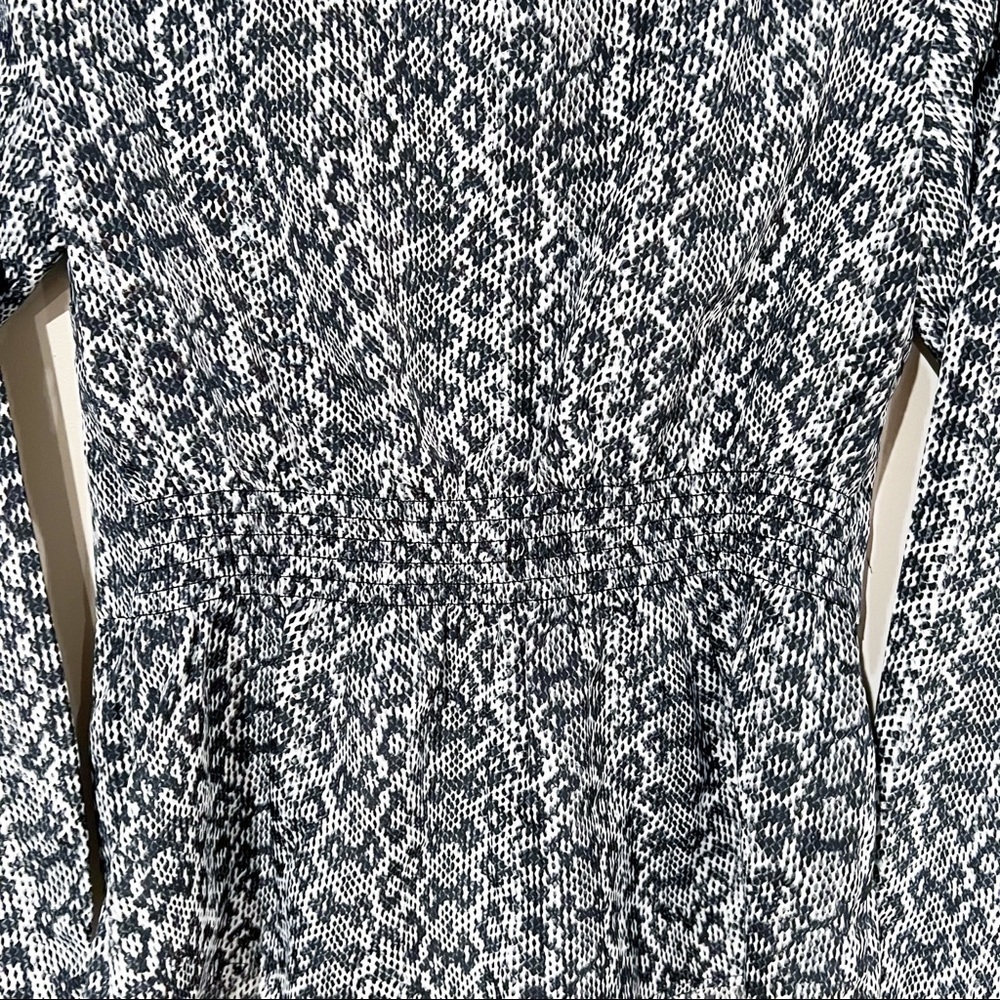NWT Michael Kors Snakeskin Animal Geometric Print Peplum Top size P - Picture 5 of 8